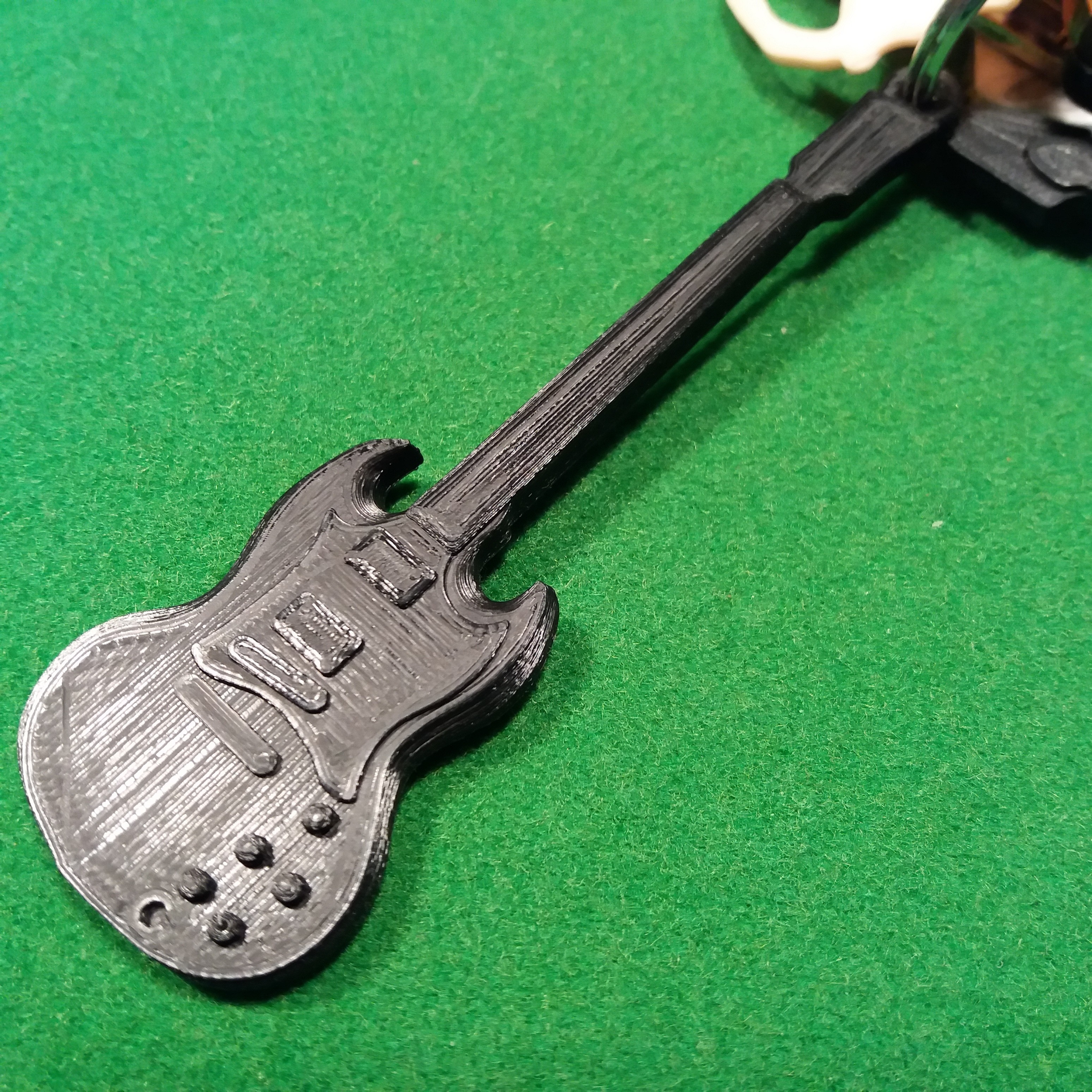 Free STL file Gibson SG standard ebony guitar keychain・3D printable object to download・Cults